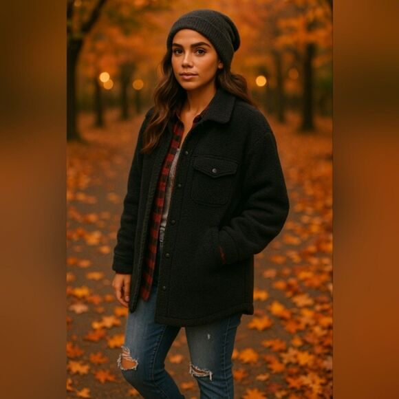 Levi’s Black Sherpa Fleece Teddy Jacket Sz L Full Zip Snap Faux Fur Lined Coat - Picture 1 of 11